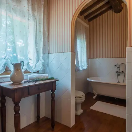 Вилла Monticelli Serrungarina