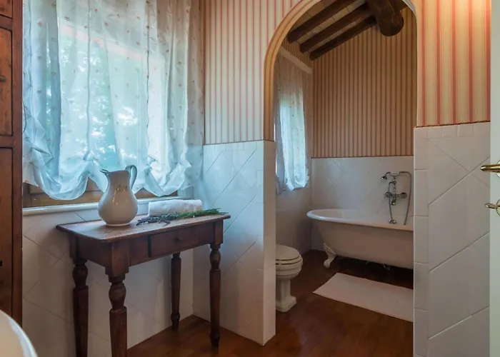 Βίλα Monticelli Serrungarina