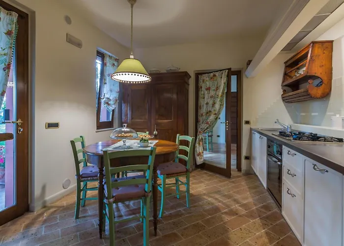 Βίλα Monticelli Serrungarina