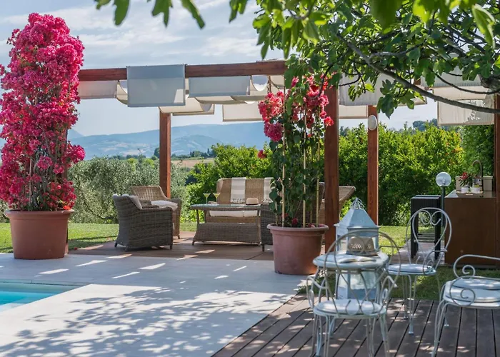 Βίλα Monticelli Serrungarina